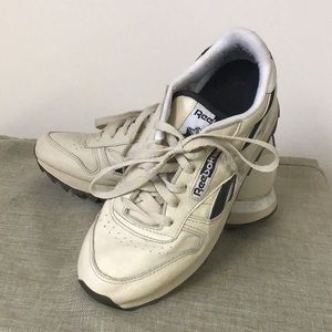 Reebok running shoes, very nice shape, size 8